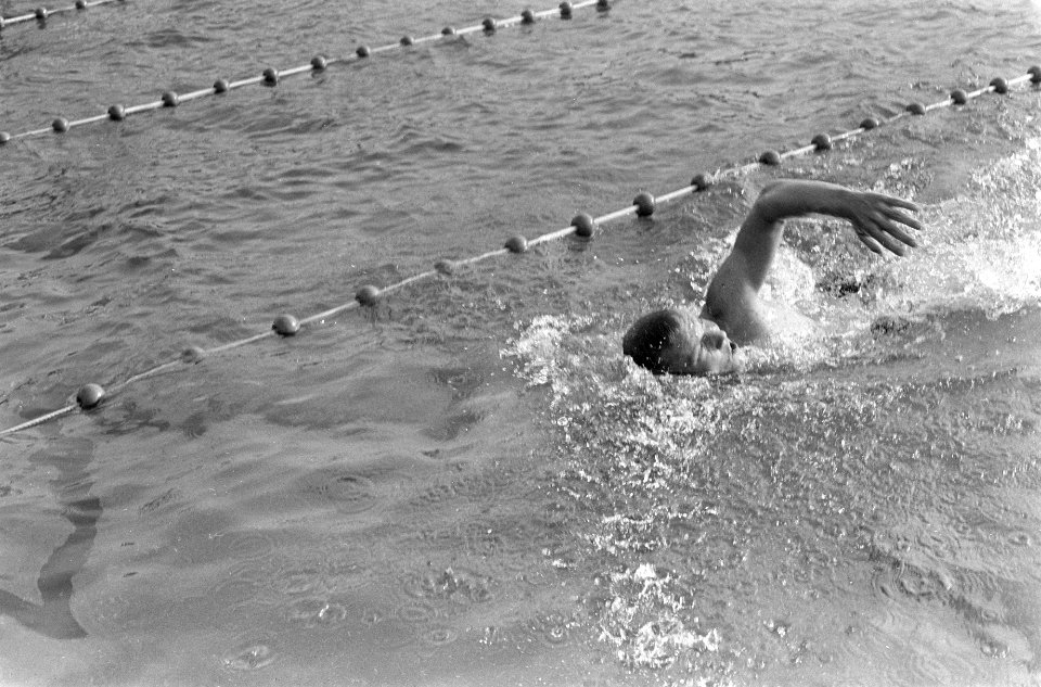 Nederlandse Kampioenschappen Zwemmen 1500m te Dieren. Dick Langerhorst, Bestanddeelnr 920-5523
