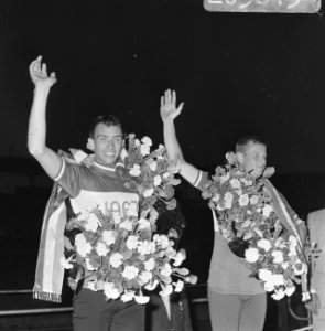 Nederlandse Kampioenschappen Wielrennen op baan in het Olympisch Stadion . Links, Bestanddeelnr 920-5645