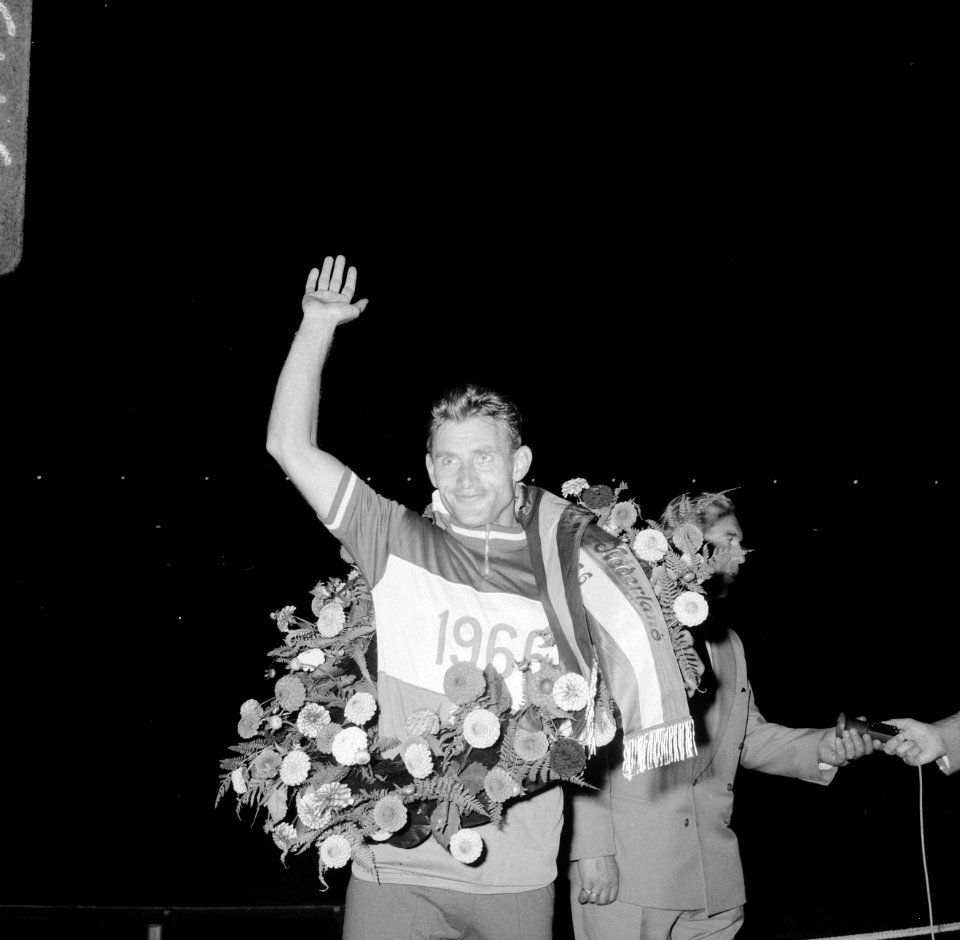 Nederlandse Kampioenschappen Wielrennen, Nijdam op podium, Bestanddeelnr 919-4432