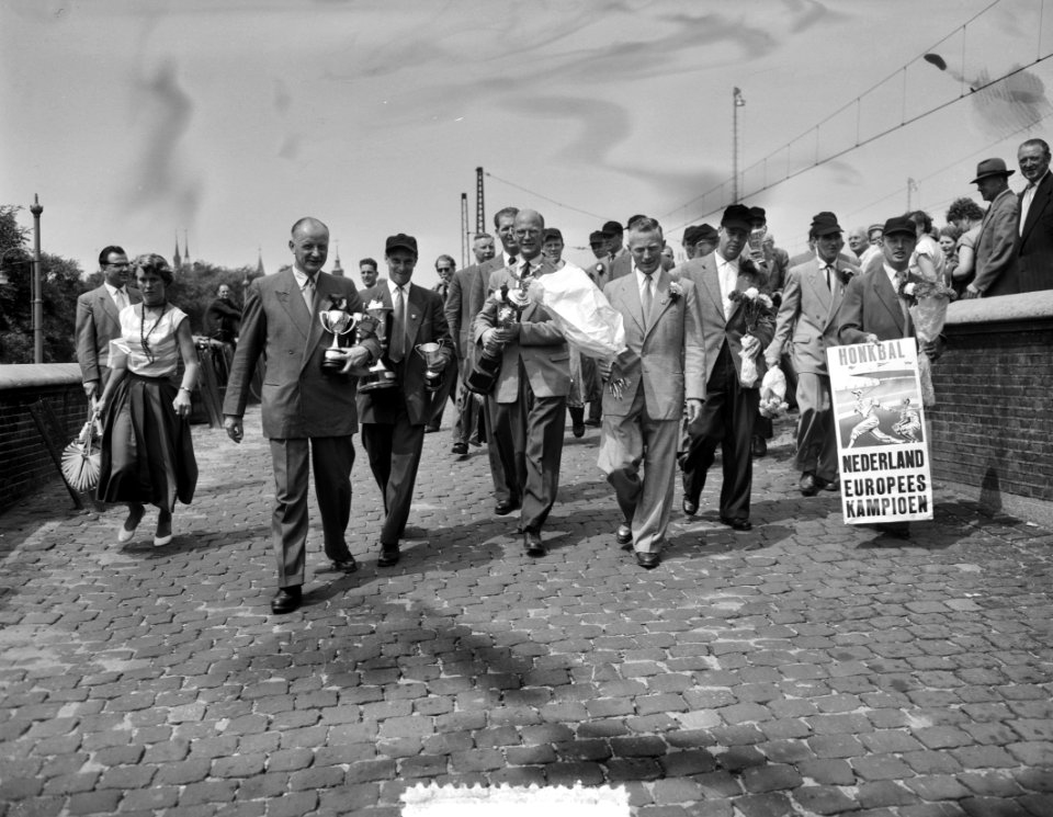 Nederlandse honkbalteam zegetocht door Amsterdam, Bestanddeelnr 907-8996
