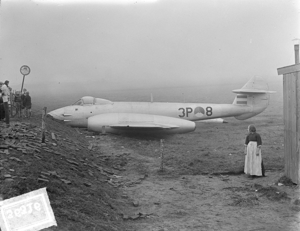Nederlandse Gloster Meteor MK.IV straaljager van de Koninklijke Luchtmacht bij V, Bestanddeelnr 903-6316
