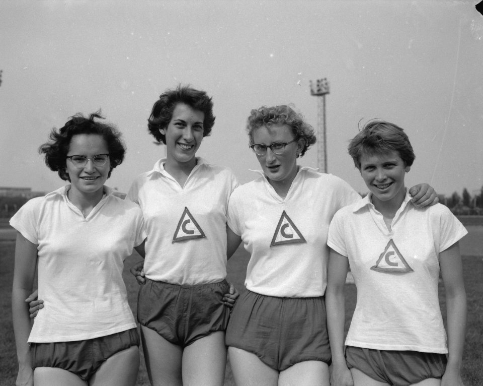 Nederlandse Estafettekampioenschappen Amsterdam vierx100m dames vlnr Herma H, Bestanddeelnr 909-8109