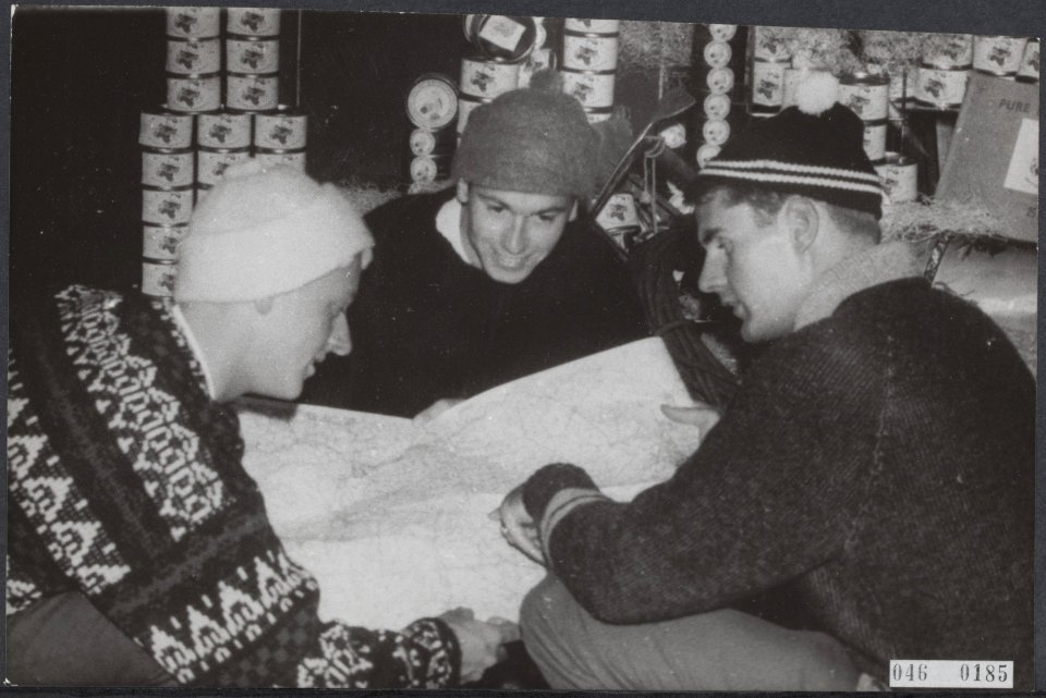 Nederlandse expeditie gaat Himalaya beklimmen, de studenten- Jan G. de Lint, Charles Dufour en Fons Driessen, Bestanddeelnr 046-0185