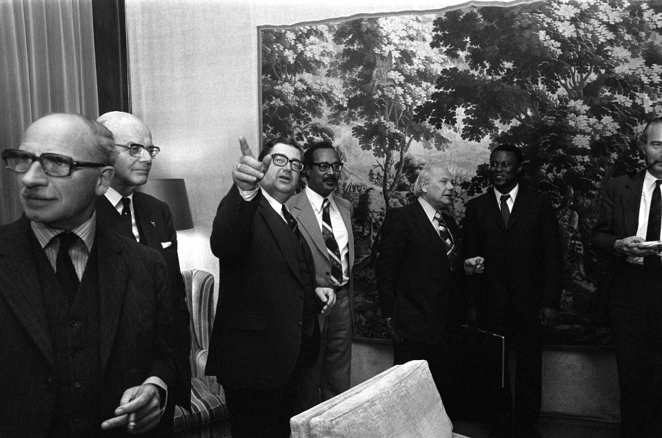 Nederlandse en Surinaamse regering bespreken emigratie Surinamers in Catshuis De, Bestanddeelnr 927-4846