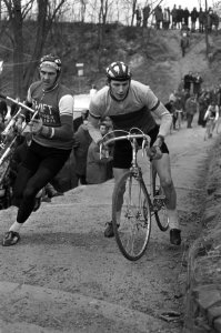 Nederlandse kampioenschappen wielercross te Sittard, Cock van der Hulst in actie, Bestanddeelnr 925-3480