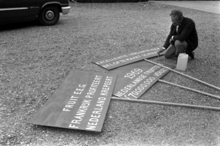 Nederlandse fruittelers protesteren tegen beleid van Minister van Landbouw, Bestanddeelnr 923-5477