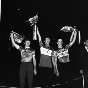 Nederlandse kampioenschappen Stayeren beroeps 1974 huldiging 50 km amateurs, ka, Bestanddeelnr 927-3500