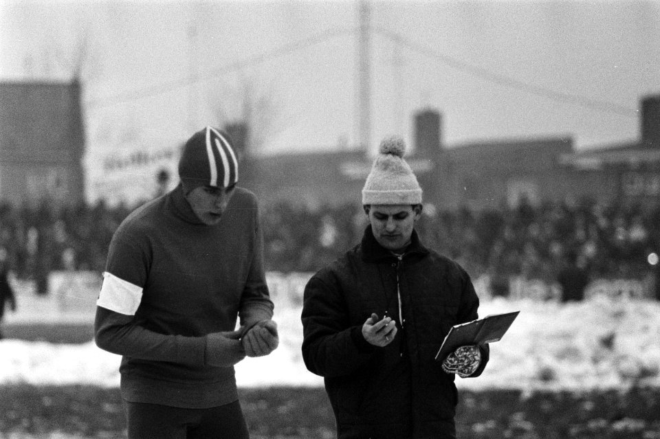 Nederlandse kampioenschappen schaatsen dames en heren te Deventer. Schenk en Pf…, Bestanddeelnr 923-1510