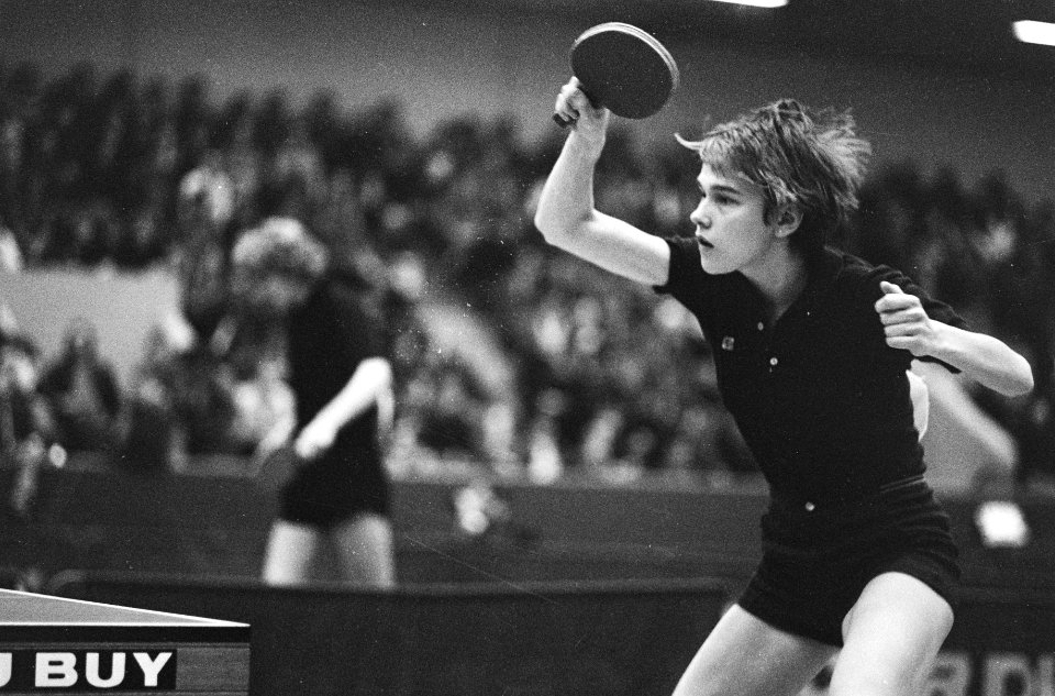 Nederlandse kampioenschappen tafeltennis in Utrecht, Bettine Vriesekoop in aktie 15 maart 1981, Bestanddeelnr 931-3751