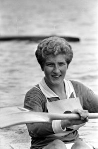 Nederlandse kampioenschappen Kano Bosbaan. K1 Dames gewonnen door Mieke Jaapies, Bestanddeelnr 921-5095