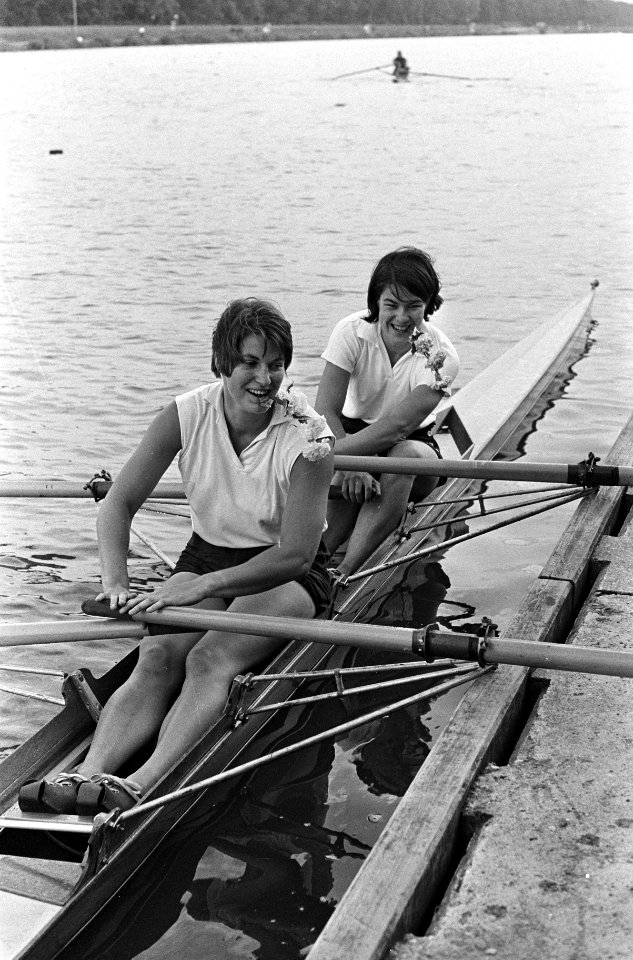 Nederlandse Kampioenschappen Roeien op de Bosbaan. Dames dubbel twee kampioen de, Bestanddeelnr 920-5197