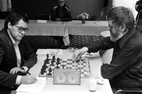 Nederlandse kampioenschappen Schaken in Amsterdam. Hans Ree tegen Donner, Bestanddeelnr 932-0491