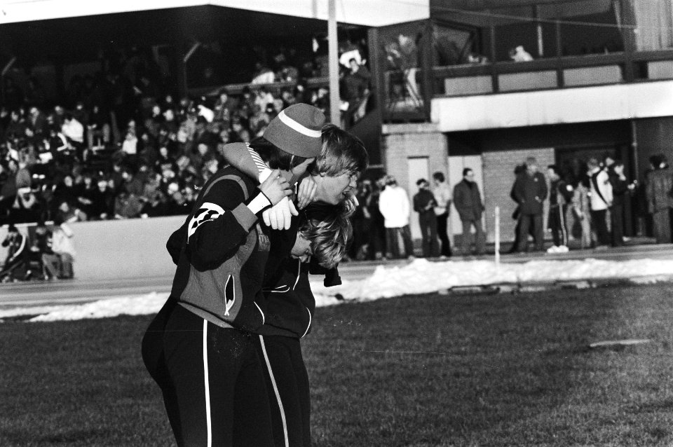 Nederlandse kampioenschappen schaatsen dames allround in Assen Alie Boorsma en , Bestanddeelnr 931-2505