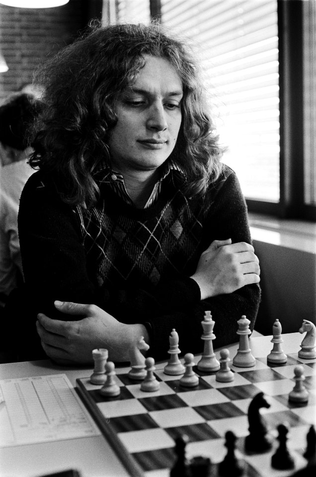 Nederlandse kampioenschappen schaken, Leeuwarden koploper Jan Timman in actie, Bestanddeelnr 929-6890