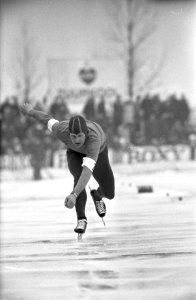 Ned. kampioenschappen schaatsen dames en heren te Deventer. Arie Eriks in aktie, Bestanddeelnr 923-1519