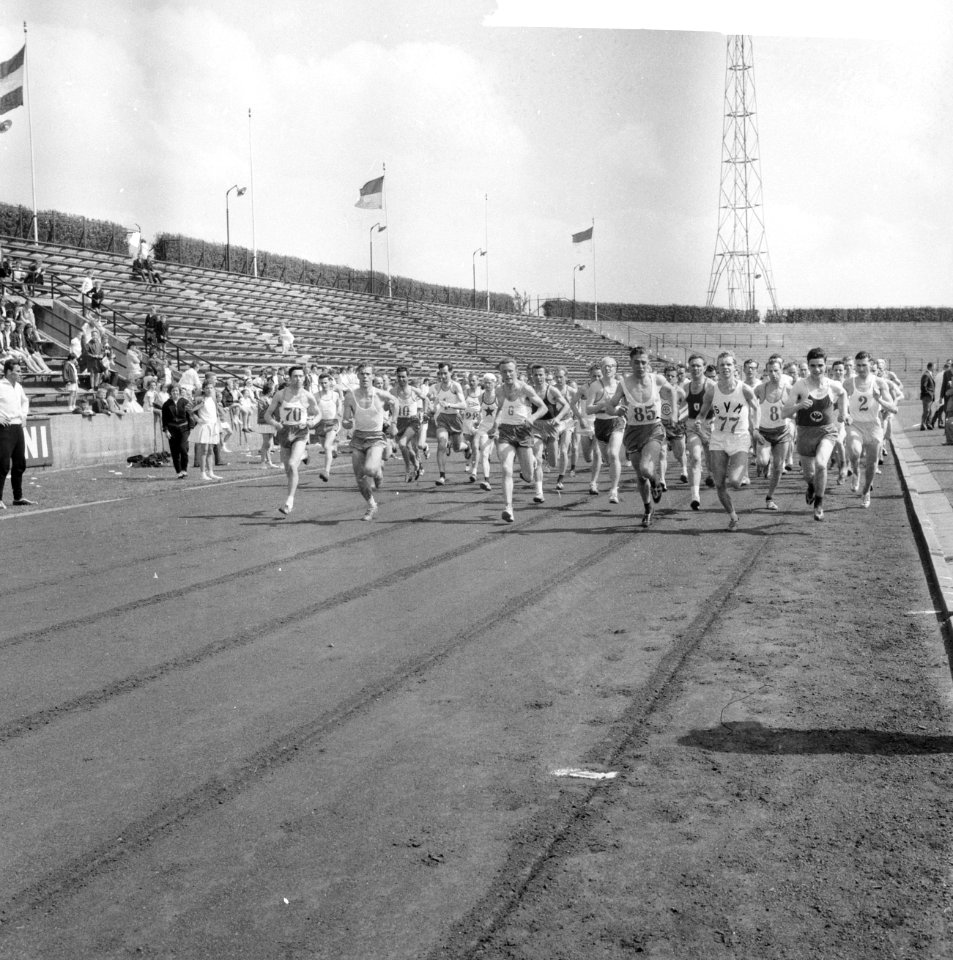 Nederlands kampioenschap 25km hardlopen in stadion De Vliert in 's-Hertogenbosch, Bestanddeelnr 914-0560