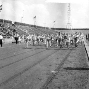 Nederlands kampioenschap 25km hardlopen in stadion De Vliert in 's-Hertogenbosch, Bestanddeelnr 914-0560