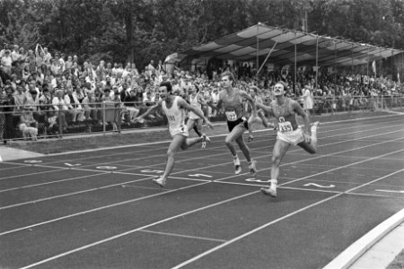 Ned. kampioenschappen atletiek 200 m heren winnaar Mario Westbroek (191), Henk , Bestanddeelnr 932-2686