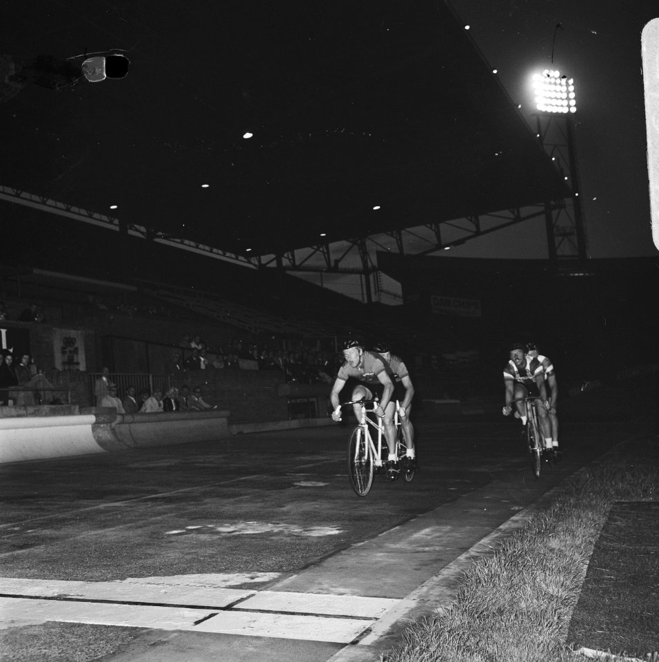 Nederlandse kampioenschappen op de baan in Olympisch Stadion tandems Ponsteen , Bestanddeelnr 927-3479