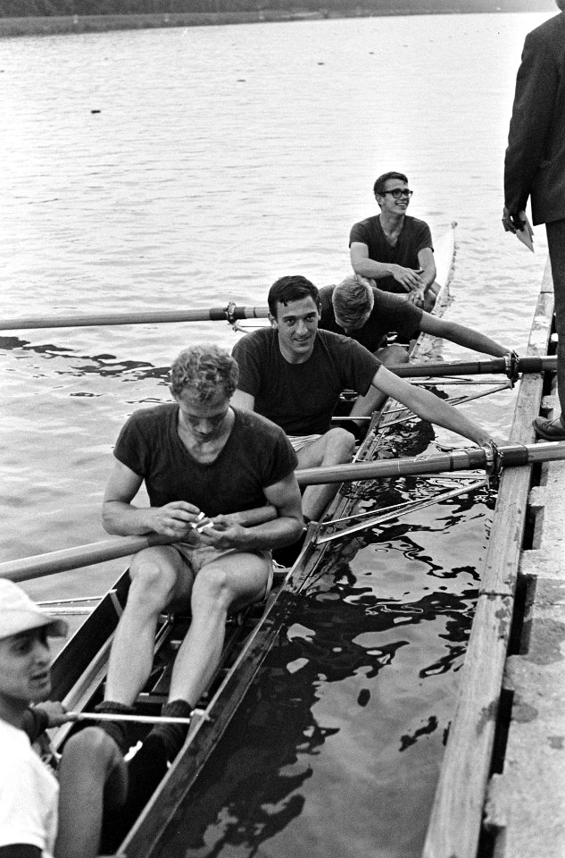 Nederlandse Kampioenschappen Roeien op de Bosbaan. Laga, vier met stuurman kampi, Bestanddeelnr 920-5204