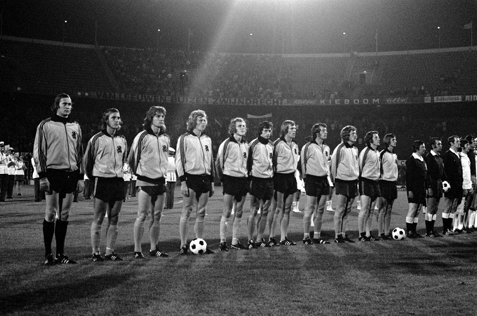 Nederland tegen Polen 1-1, nummer 5 en 6 Nederlands elfta l nummer 7 en 8 Poolse, Bestanddeelnr 926-7425