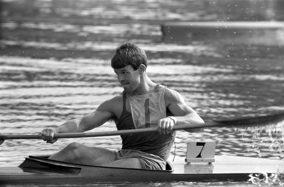 Nederlandse kampioenschappen Kano Bosbaan. Hoekstra in aktie K1 500m winnaar, Bestanddeelnr 921-5092