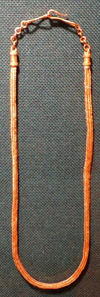 Necklace from the Philippines, 12th-15th century, gold, Honolulu Museum of Art 12318.1