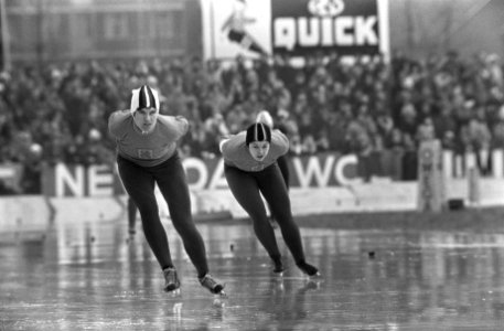 Ned. kampioenschappen schaatsen dames en heren te Deventer. 23 Ans Schut en Kees, Bestanddeelnr 923-1525