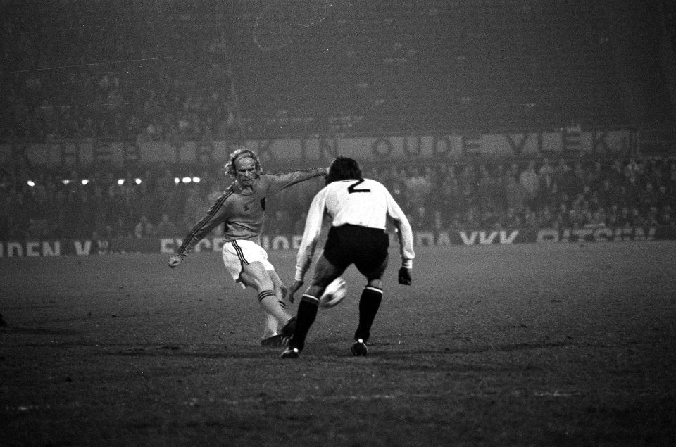 Nederland tegen Oostenrijk 1-1 spelmoment en Cruijff, Bestanddeelnr 927-0875