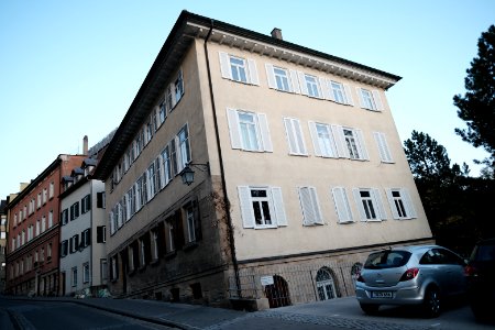 Neckarhalde-hausnummer-25