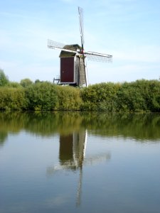 Nederasselt (Gld NL), Maasmolen reflected