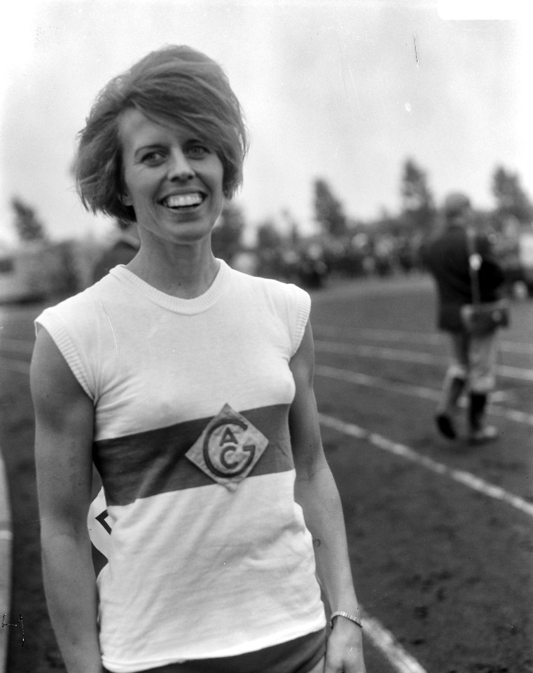 Nederlandse Kampioenschappen Atletiek, Jannie van Eyck-Vos is eerste op de 800 m, Bestanddeelnr 919-4298