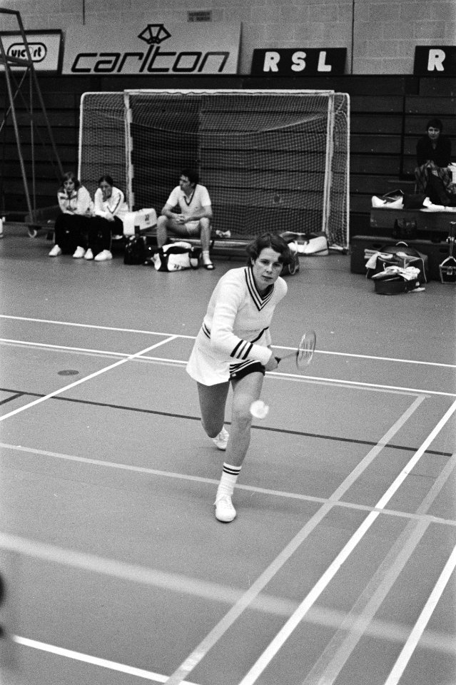 Nederlandse kampioenschappen badminton (Utrecht) Joke van Beusekom in aktie, Bestanddeelnr 928-9326