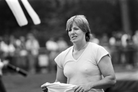 Nederlandse kampioenschappen atletiek in Amsterdam winnares discuswerpen Ria St, Bestanddeelnr 932-2694