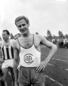 Nederlandse Kampioenschappen Atletiek, 100 meter en 200 meter winnaar Leo de Win, Bestanddeelnr 919-4292
