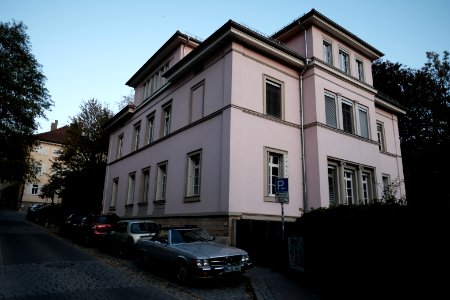 Neckarhalde-hausnummer-27