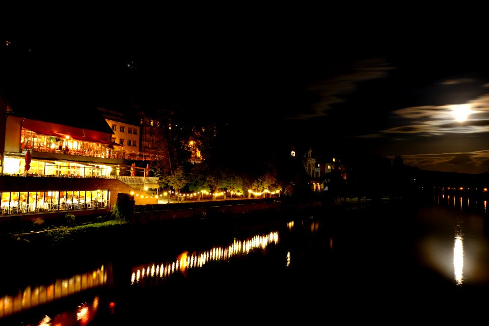 Neckarmueller-mit-mond