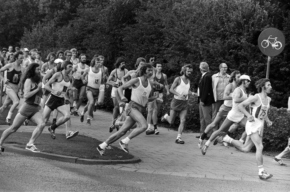 Nederlandse kampioenschappen 25 kilometer hardlopen in Winschoten, Bestanddeelnr 927-3908