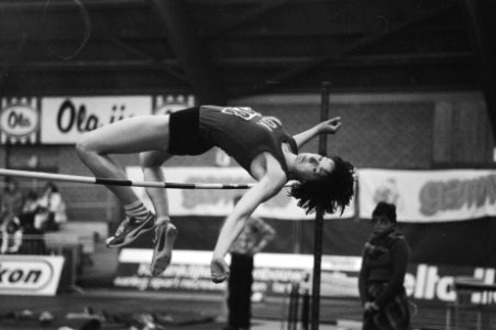 Nederlandse Indoor atletiekkampioenschappen in Zwolle Sylvia Barlag in actie ho, Bestanddeelnr 930-1051