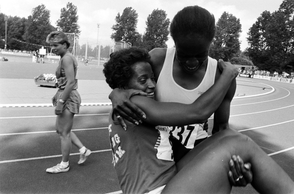 Nederlandse Kampioenschap Atletiek in Amsterdam Nellie Fierce Cooman huilt van , Bestanddeelnr 933-7098