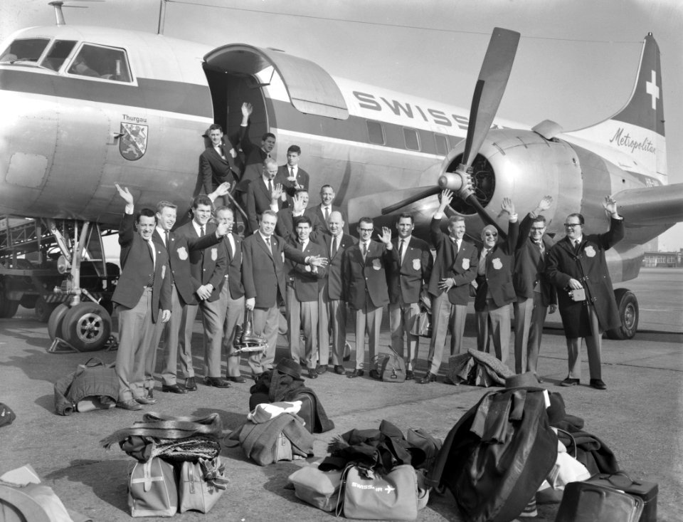 Nederlandse IJshockeyteam (Schiphol) naar Colorado Springs, Bestanddeelnr 913-6060