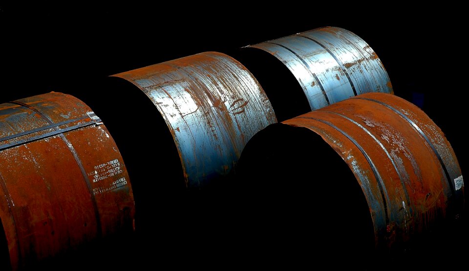 Tube barrel lens