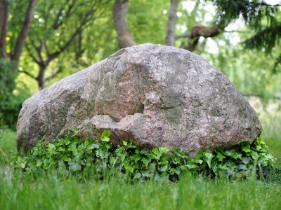 Naturdenkmal.Berlin.7-2F.Findling