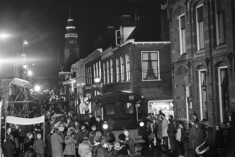 NCRV-quiz Een tegen allen tussen Bolsward en Zierikzee overzicht optocht, Bestanddeelnr 917-0331