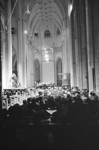 NCRV 40-jarig bestaan herdacht in Eusebiuskerk te Arnhem, overzicht in de kerk, Bestanddeelnr 917-1121