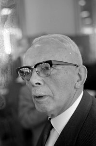 NCRV-voorzitter Mr. Roosjens, Bestanddeelnr 919-5992