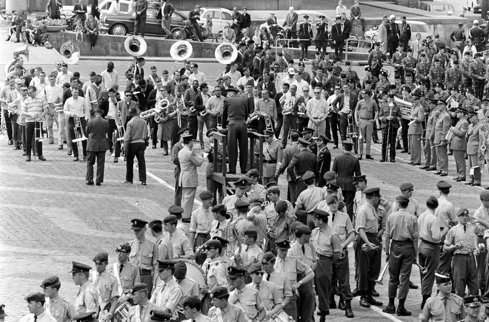 Nato Taptoe te Arnhem, Bestanddeelnr 919-2798