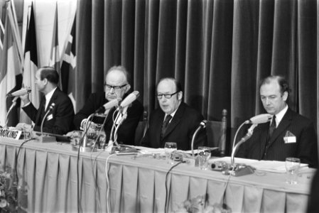 NATO Parlement bijeen in Ridderzaal, Den Haag, Bestanddeelnr 923-9989