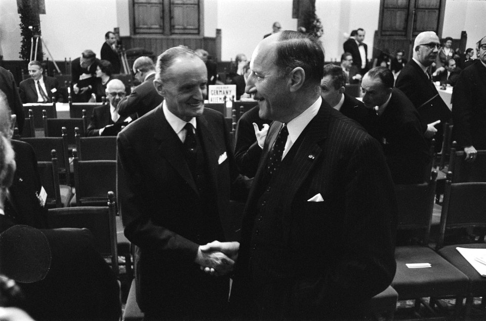 NATO Parlement bijeen in Ridderzaal, Den Haag, Bestanddeelnr 923-9973