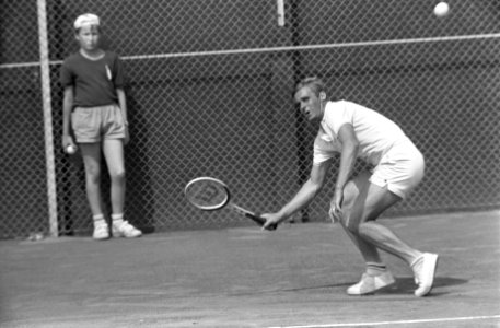 Nationale tenniskampioenschappen op Mets-banen in Scheveningen Jan Hajer aktie, Bestanddeelnr 922-7019